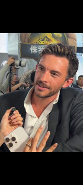 Johnjeff, 29, Switzerland