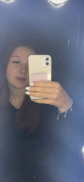 Agnes, 18, Sweden