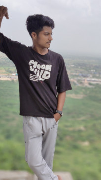Name Com, 18, India