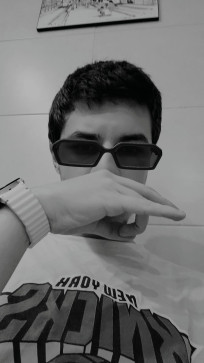 Guy, 18, Algeria