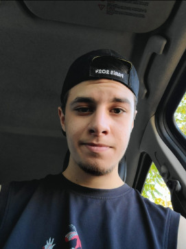 Guy, 18, Algeria