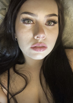 Nora, 25, United States