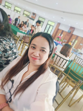 April Reyes, 55, Philippines