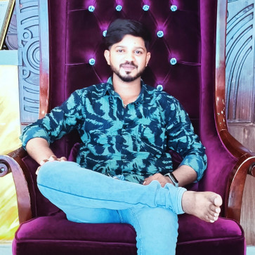 Oye Villen, 18, India
