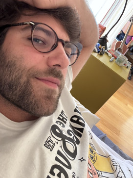 Dam, 27, Italy