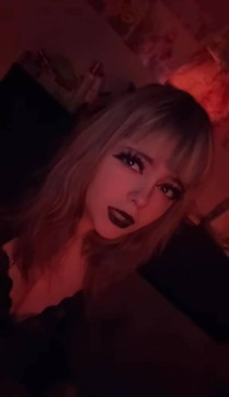 Anita, 20, Germany