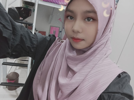 Mimi, 18, Malaysia