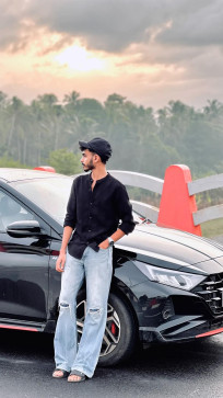 Sshhabbi, 24, India