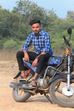 Dharmendra Machhar, 18, India