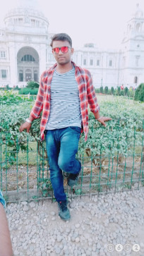 Niraj Saha, 25, India