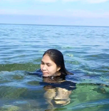 Genevie Suyo, 33, Philippines
