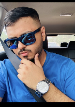 Max, 25, India