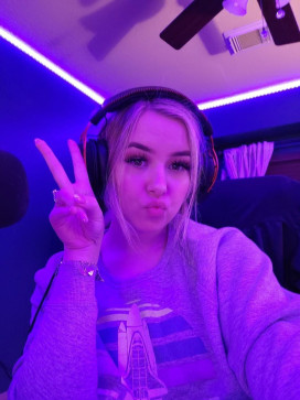 Alina, 23, United States