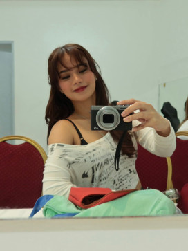 Apple Ladna, 27, Philippines