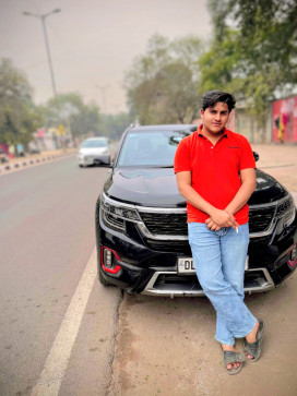 Saveen, 21, India