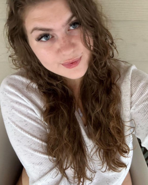 Cecilia, 30, Canada