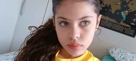Luh, 21, Brazil