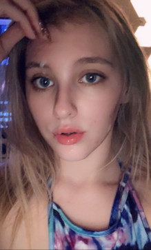 Isabella, 18, United States