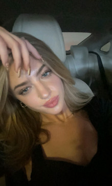 Ava, 18, United States
