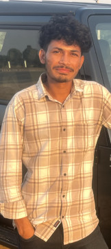 Alexx, 18, India