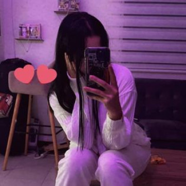 Donna, 21, Australia