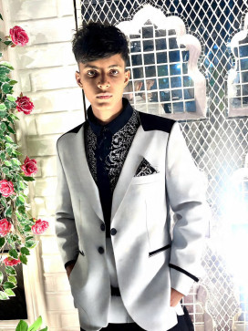 Deveshhh, 18, India