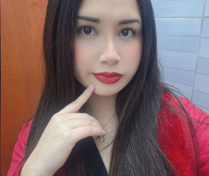 Roxy, 21, Peru