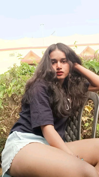Emaera, 19, India