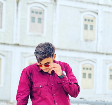 Neeraj, 23, India