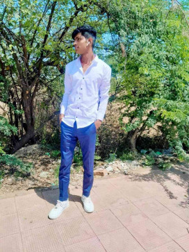 Aman Lakhtia, 22, India