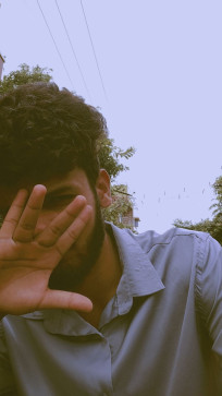 Shakir, 21, India