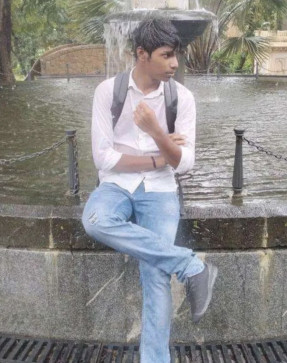 TUESDAY GAMER, 18, India