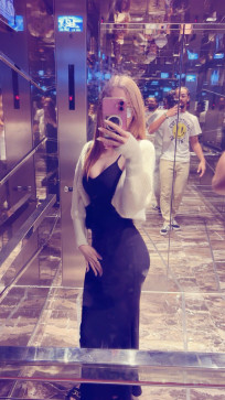 Marie, 18, United States