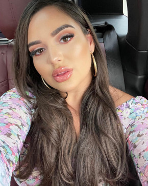 Victoria, 21, United States