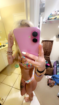 Hailey, 19, United States
