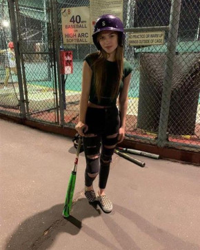Ball_Girl, 18, United States