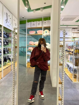 Yayi Fraight, 72, Philippines