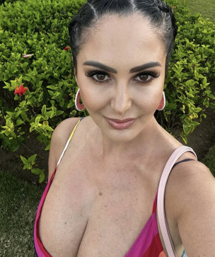 Grace, 45, United States