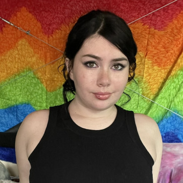 Nora, 27, United States