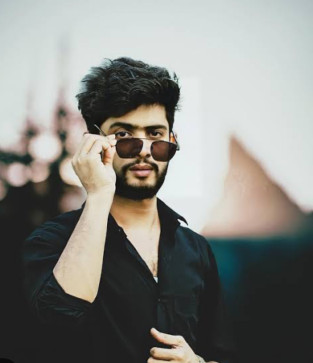 Mota Lund Hai, 25, India
