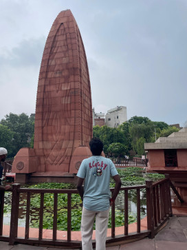 Navneet, 18, India