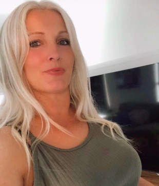 Nadia, 40, Germany