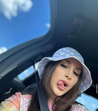 Tessywhite, 30, United States