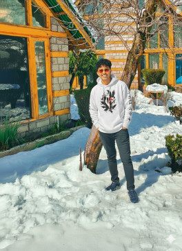 Manoj017, 22, India