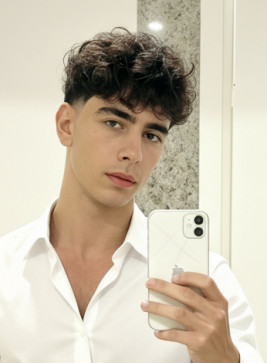 Ricky, 25, Greece