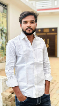 Roman, 25, India