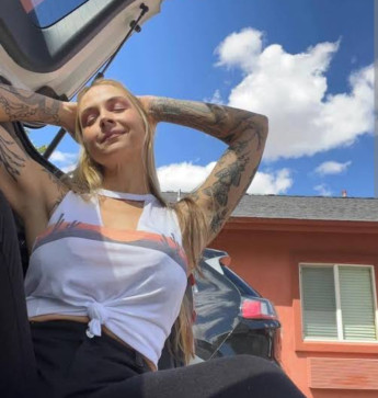 Rose, 28, Japan