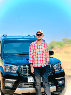 Faruqui, 18, India