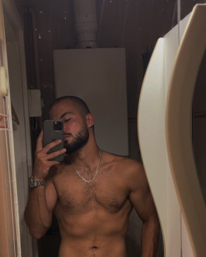 Maacuterk Vizsi, 21, Hungary