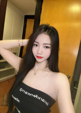 Zoe, 27, United Kingdom